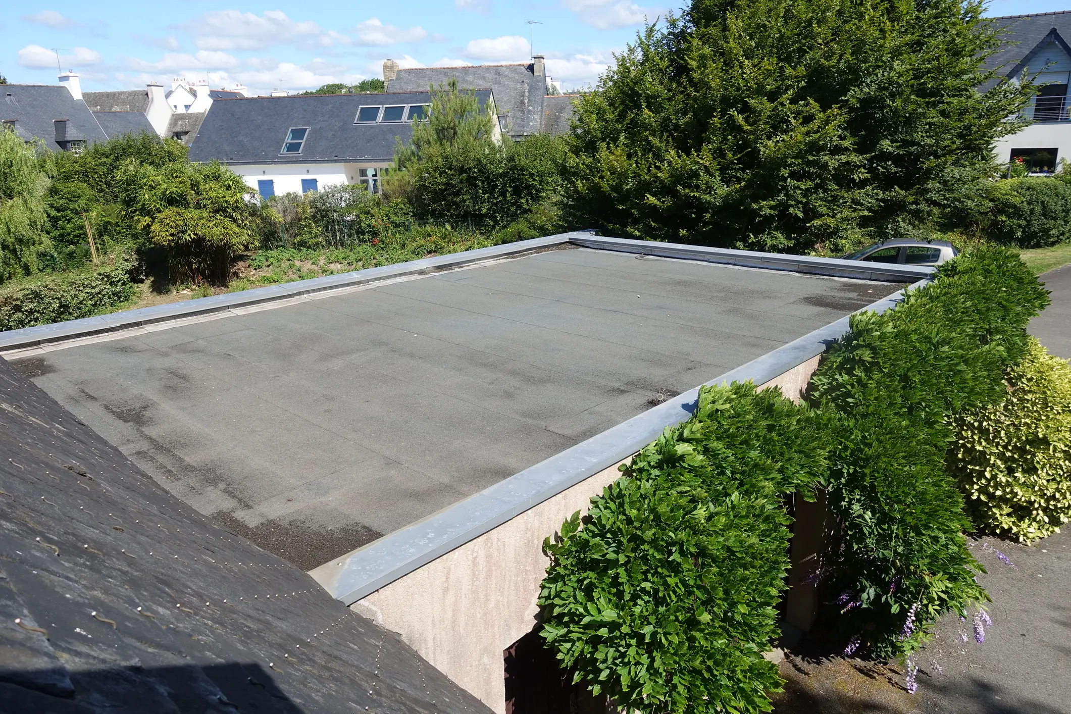 Garage Roof Conversions in London: From Storage to Stylish Living Spaces